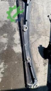 Renault Trafic Ön Cam Izgarası Çıkma