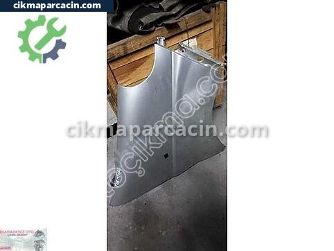 Renault Trafic Çamurluk çıkma parça