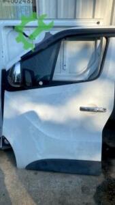 Renault Trafic Sol Ön Kapı Çıkma