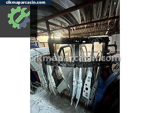 Renault Trafic Radyatör Paneli çıkma parça