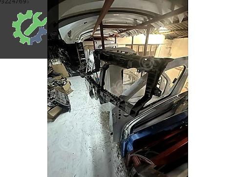 Renault Trafic Radyatör Paneli çıkma parça