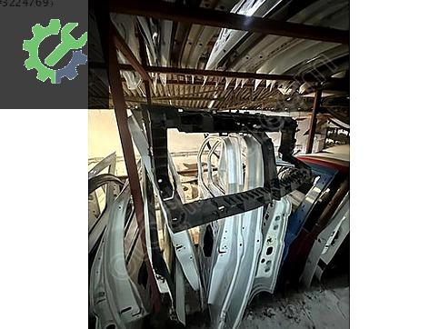 Renault Trafic Radyatör Paneli çıkma parça