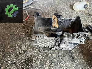 RENAULT TRAFİK AKÜ ALT KUTUSU ÇIKMA ORJİNAL