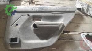 Reno 19 kapı döşemesi sağ arka  93 99