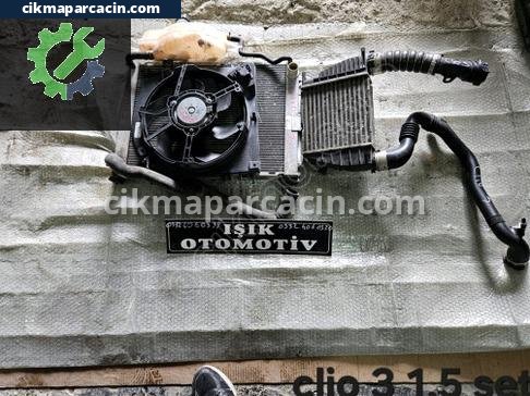 Renault Clio Radyatör çıkma parça