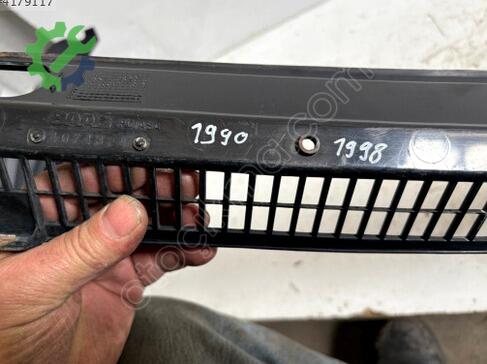 Saab 9-5 Ön Cam Izgarası çıkma parça