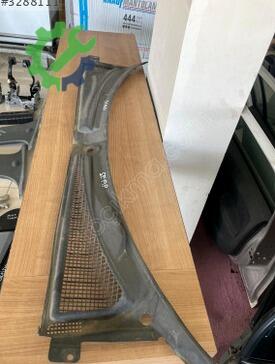 Saab 9-3 Ön Cam Izgarası çıkma parça