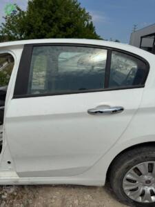 Fiat Egea Sağ Arka Kapı Camı Çıkma 2016