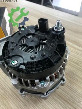 Mitsubishi L200 Şarj Dinamosu 1800A543 çıkma parça