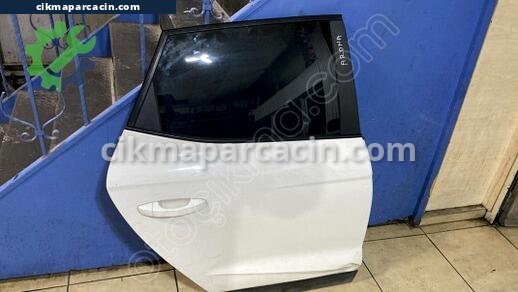 Seat Arona Sağ Arka Kapı çıkma parça