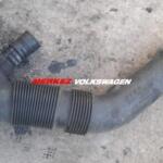 SEAT – LEON / HAVA FİLTRE BORUSU (1K0129684)