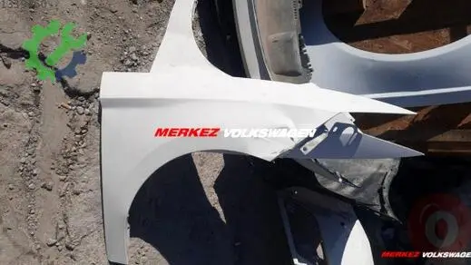Seat Leon Sağ Ön Çamurluk çıkma parça