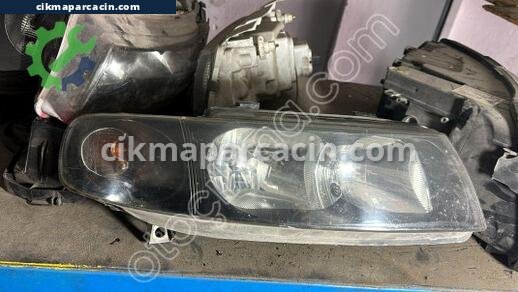 Seat Leon Sağ Ön Far çıkma parça