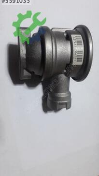 Volkswagen Golf EGR Valfi 06A131351F çıkma parça