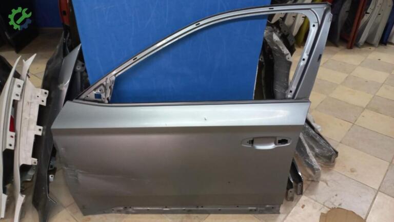 Skoda Superb Sağ Ön Kapı çıkma parça