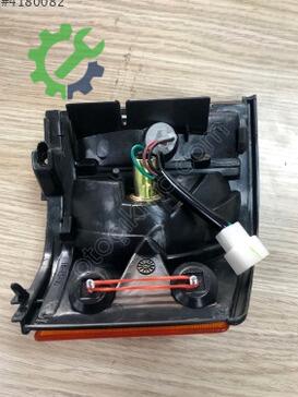 Mazda E-2200 Sinyal Lambası S091-89-667 çıkma parça