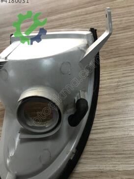 Toyota Hilux Sinyal Lambası 81521-35140 çıkma parça
