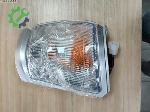 Toyota Hilux Sinyal Lambası 81521-35060 çıkma parça