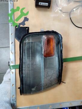 Mitsubishi L300 Sinyal Lambası MB907018 çıkma parça