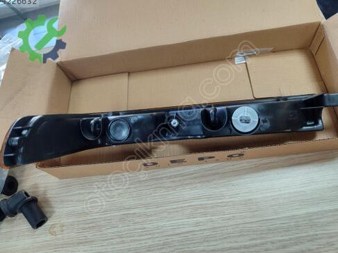 Mitsubishi L300 Sinyal Lambası MB831288-DEPO çıkma parça