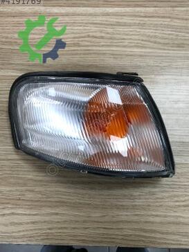 Nissan Sunny Sinyal çıkma parça