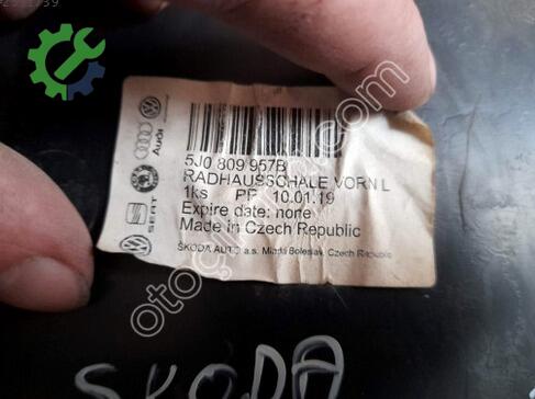 Skoda Fabia Davlumbaz 5J0809957B çıkma parça