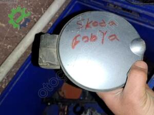 Skoda Fabia Depo Kapağı Çıkma