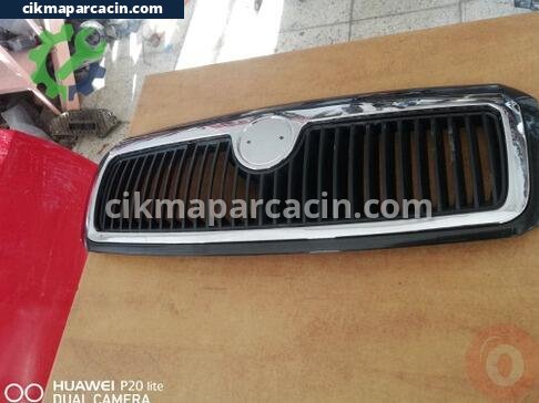 Skoda Fabia Ön Panjur çıkma parça