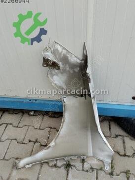 Skoda Fabia Sağ Ön Çamurluk çıkma parça