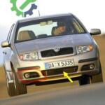 Skoda Fabia sağ sis farı çerçevesi