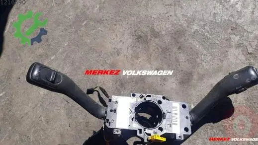 Skoda Fabia Sinyal Kolu çıkma parça