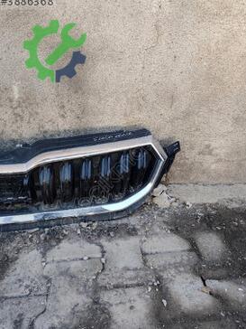 Skoda Kamiq Ön Panjur çıkma parça