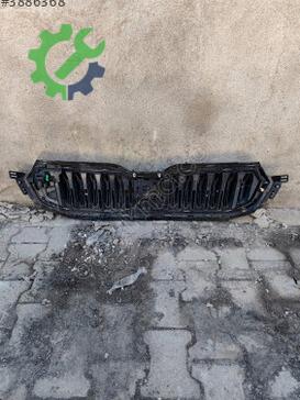 Skoda Kamiq Ön Panjur çıkma parça