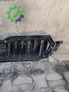 Skoda Kamiq Ön Panjur çıkma parça