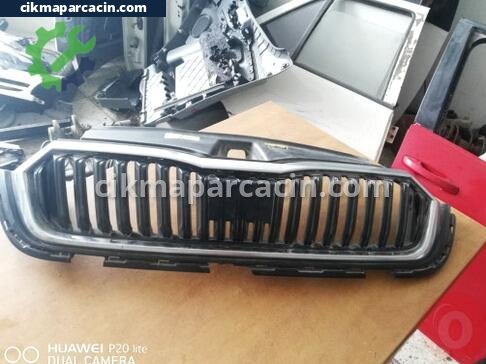 Skoda Kamiq Ön Panjur çıkma parça