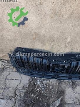 Skoda Karoq Ön Panjur çıkma parça