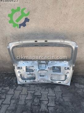 Skoda Karoq Bagaj Kapağı çıkma parça