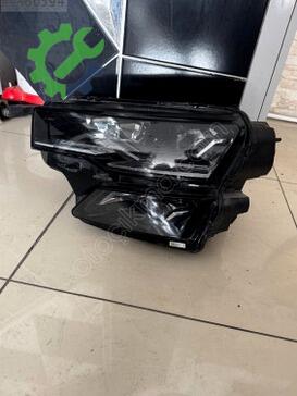 Skoda Karoq Sol Ön Far çıkma parça