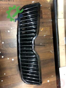 Skoda Octavia Ön Panjur çıkma parça
