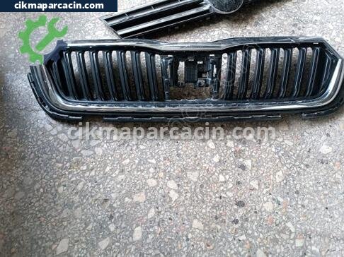 Skoda Octavia Ön Panjur çıkma parça
