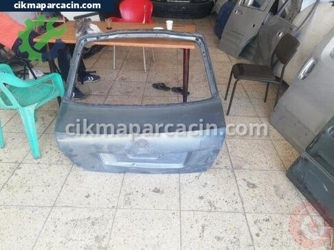 Skoda Octavia Arka Bagaj çıkma parça