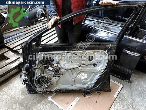 Skoda Octavia Sağ Ön Kapı çıkma parça