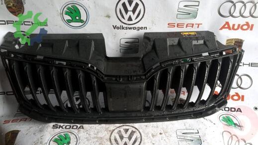 Skoda Octavia Ön Panjur çıkma parça