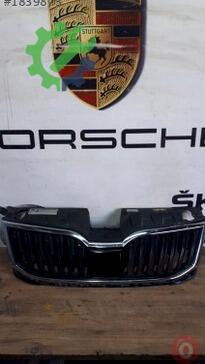 Skoda Octavia Ön Panjur çıkma parça