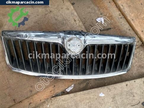 Skoda Octavia Ön Panjur çıkma parça