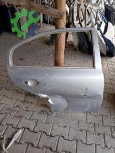 Skoda Octavia sağ arka kapı 1998 2005 arası