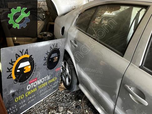 Skoda Octavia Sağ Arka Kapı çıkma parça