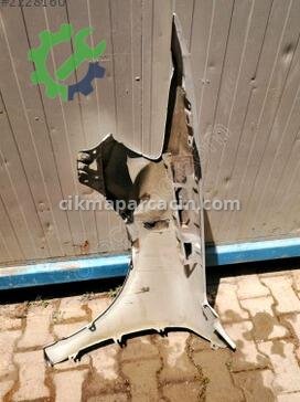 Skoda Octavia Sağ Ön Çamurluk çıkma parça