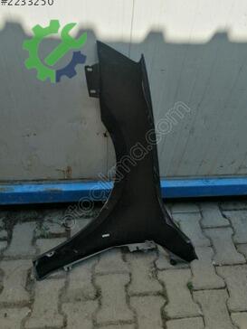 Skoda Octavia Sağ Ön Çamurluk çıkma parça