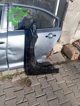 Skoda Octavia Sağ Ön Çamurluk çıkma parça